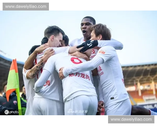 全面回顾2017中超联赛赛程与精彩对决解析球队表现与关键赛事动态